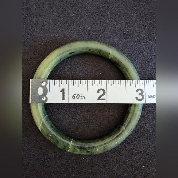 Vintage Jade Bangle - Picture 3 of 3
